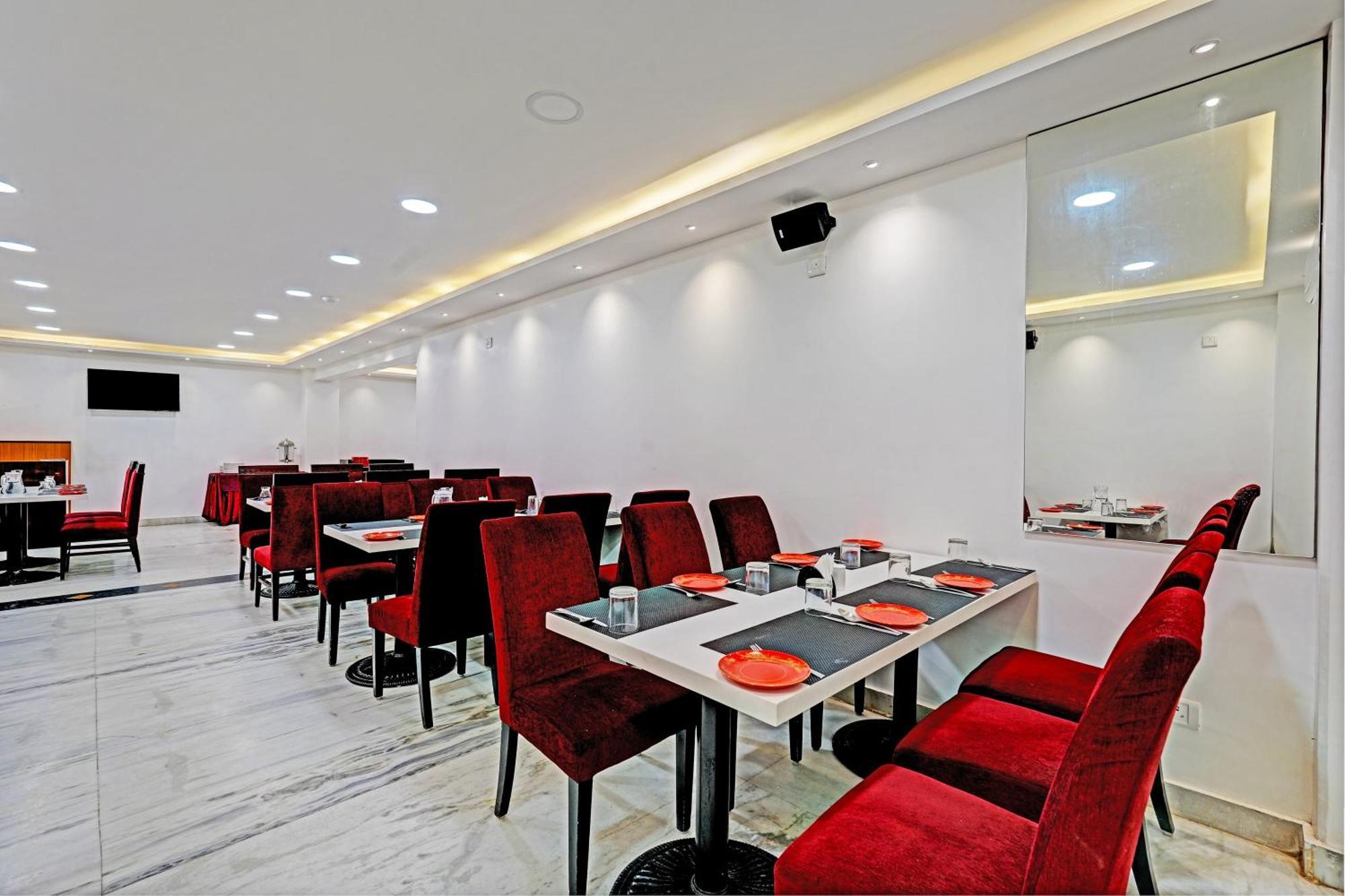Hotel Hight Krone A Family Hotel Near Igi Airport Delhi New Delhi Eksteriør billede