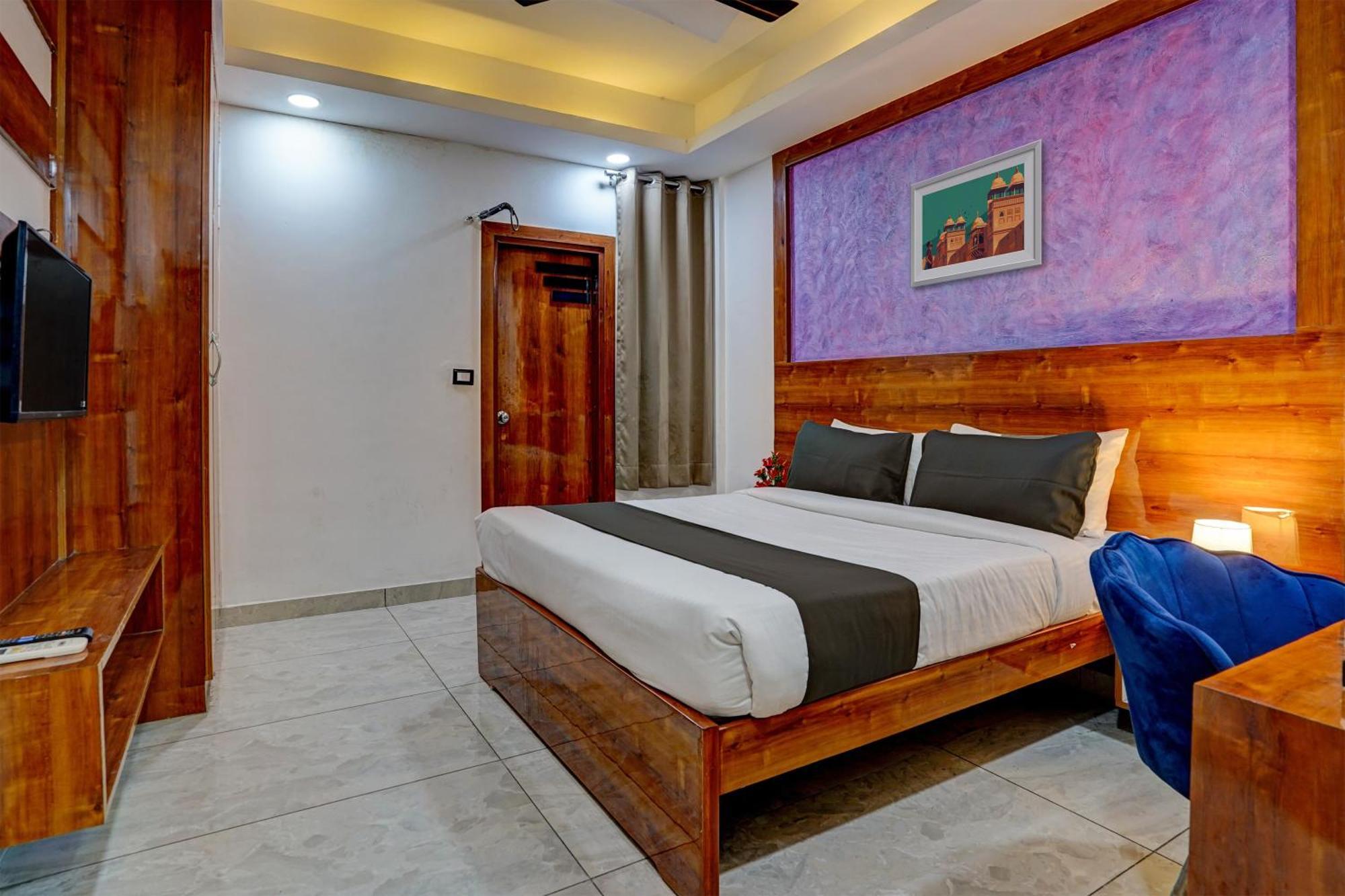 Hotel Hight Krone A Family Hotel Near Igi Airport Delhi New Delhi Eksteriør billede
