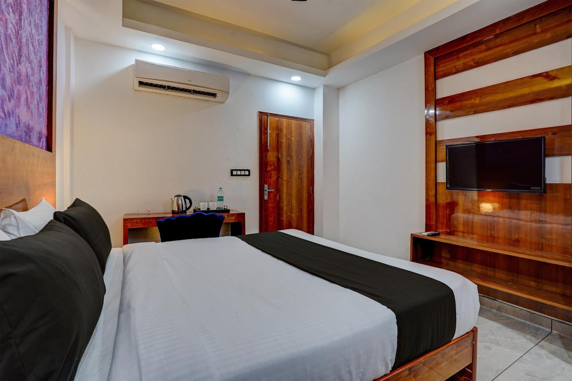 Hotel Hight Krone A Family Hotel Near Igi Airport Delhi New Delhi Eksteriør billede