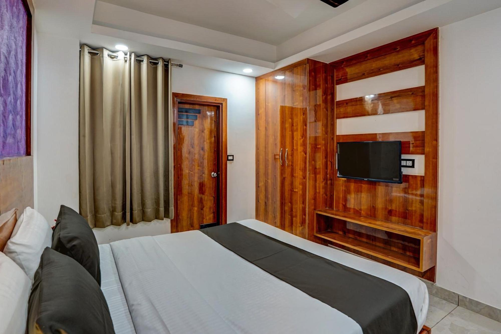 Hotel Hight Krone A Family Hotel Near Igi Airport Delhi New Delhi Eksteriør billede