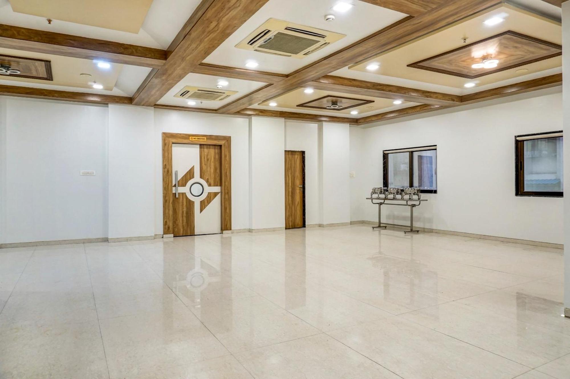 Hotel Hight Krone A Family Hotel Near Igi Airport Delhi New Delhi Eksteriør billede